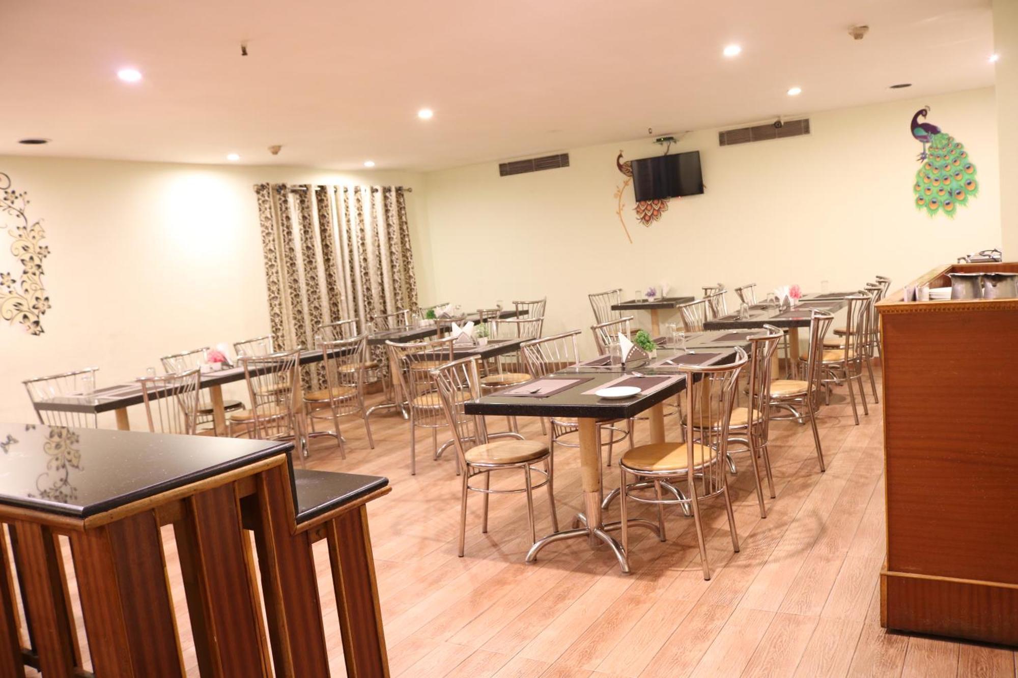 מלון Ramee Guestline טירופאטי מראה חיצוני תמונה